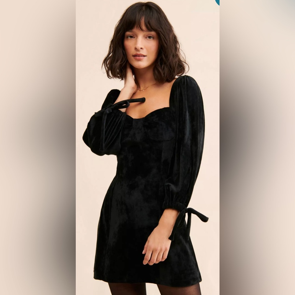 MONTE Mini Velvet Dress (Medium)
